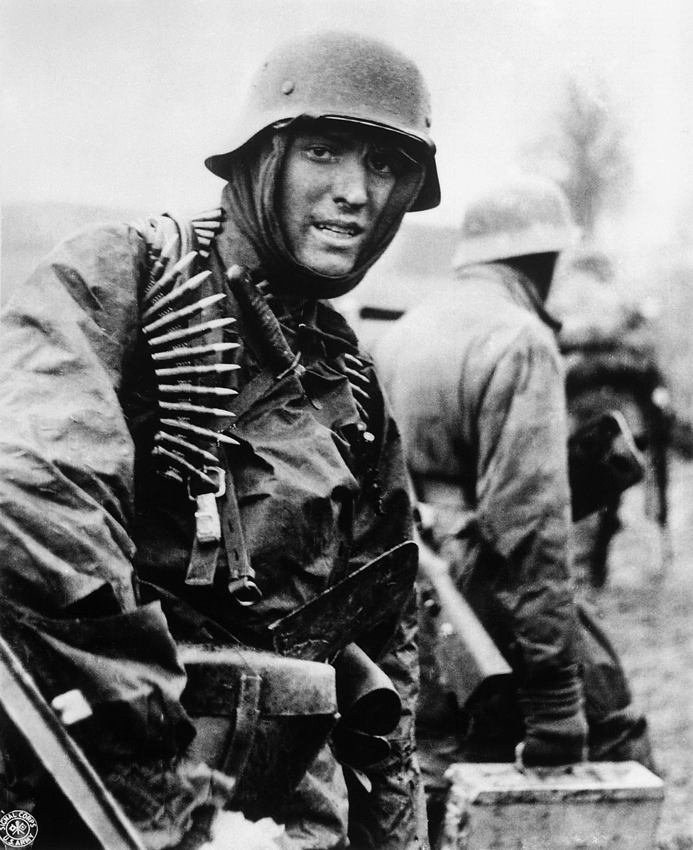 German_soldier_Ardennes_1944.jpeg