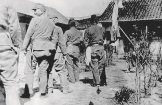 japanese-soldiers-waiting-in-line-at-a-comfort-station.jpg