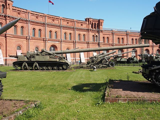 2B1_Oka,_2Б1_Ока,_Artillery_museum,_Saint-Petersburg_pic1.JPG
