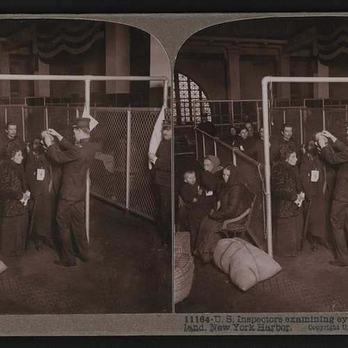 U.S._inspectors_examining_eyes_of_immigrants,_Ellis_Island,_New_York_Harbor.jpg
