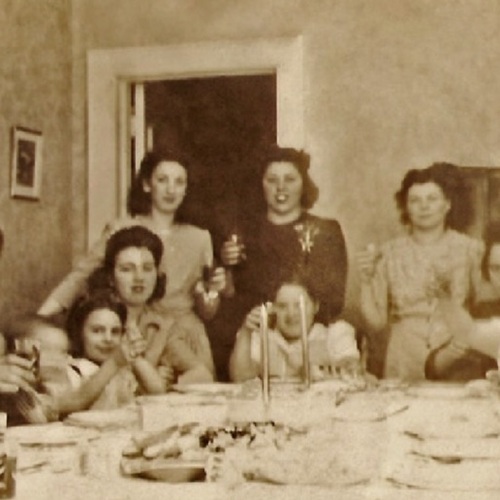 Guiseppe&#039;s family having dinner