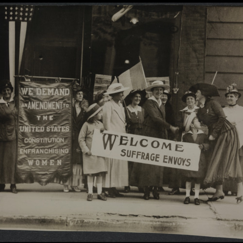 Suffrage envoys from San Francisco greeted in New Jersey on their way to Washington to present a petition to Congress Suffrage envoys from San Francisco greeted containing more than 500,000 signatures